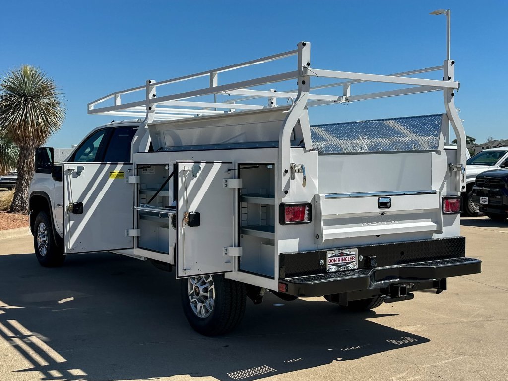 New 2026 Summit White Chevrolet WT image 11