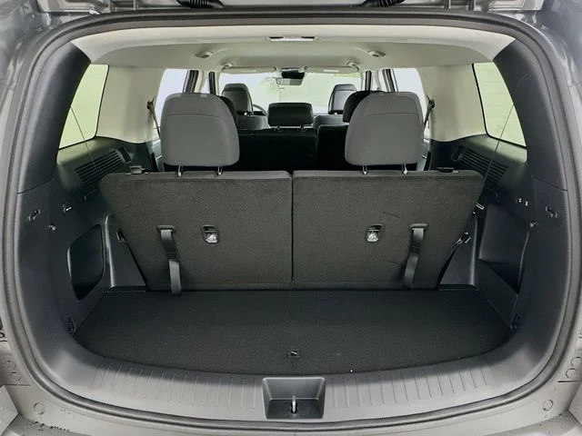 New 2026 Gray Hyundai SE image 22