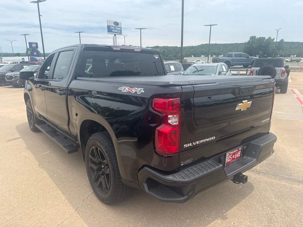 Used 2025 Black Chevrolet Custom image 5