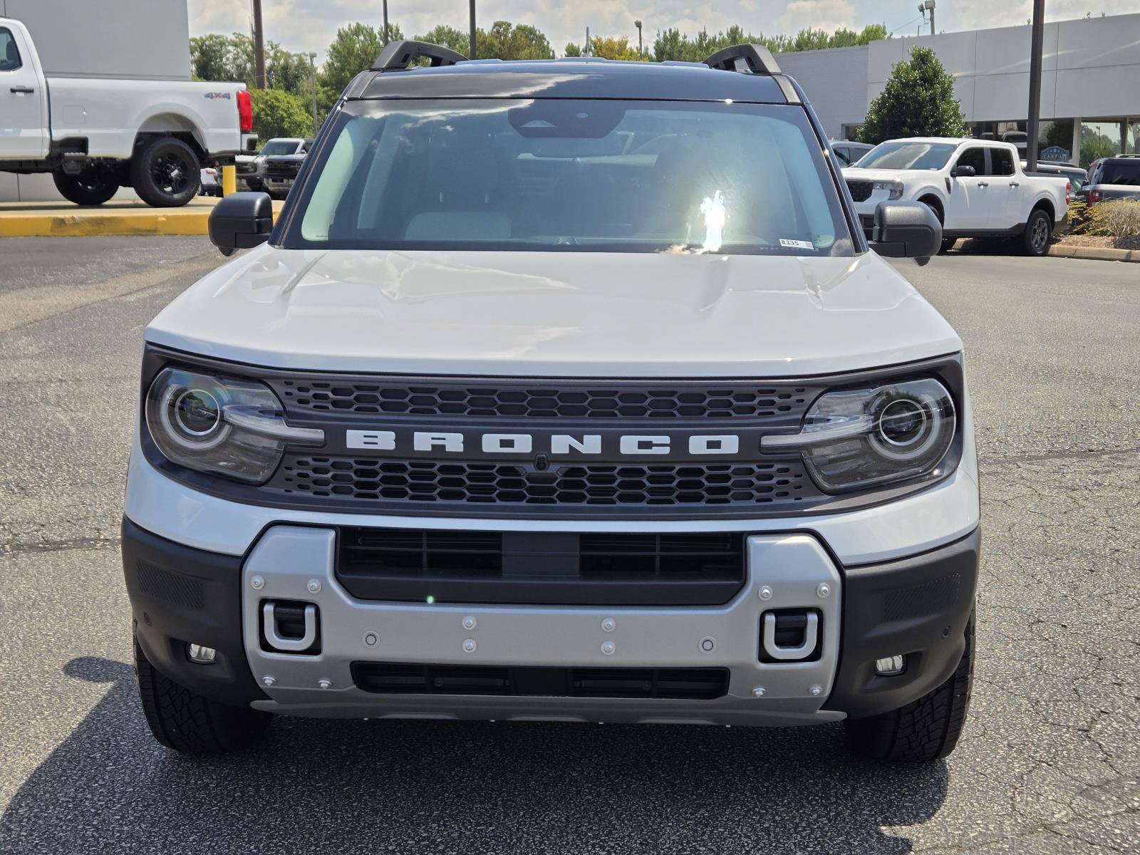 New 2026 OXFORD WHITE FORD Badlands image 3