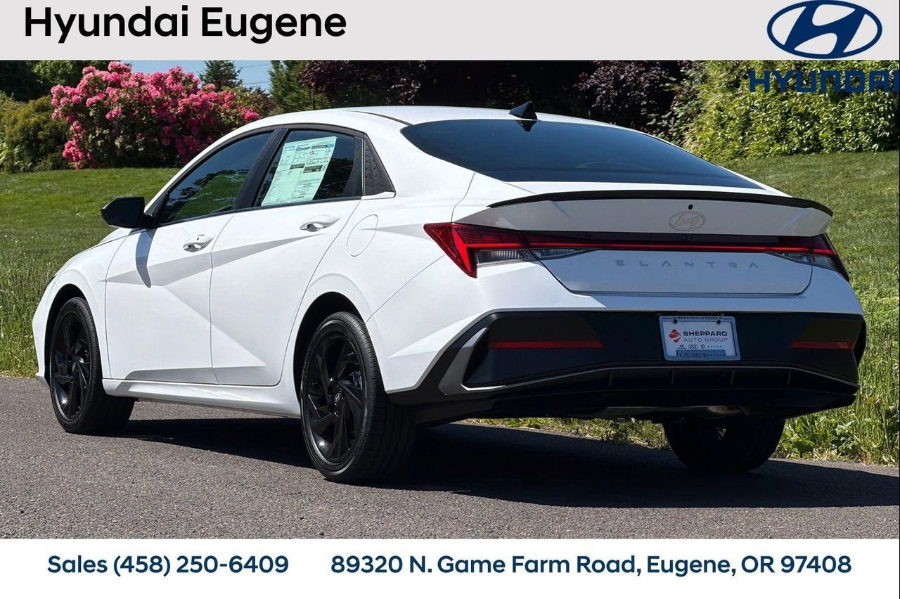 New 2026 White Hyundai SEL Sport Premium image 7