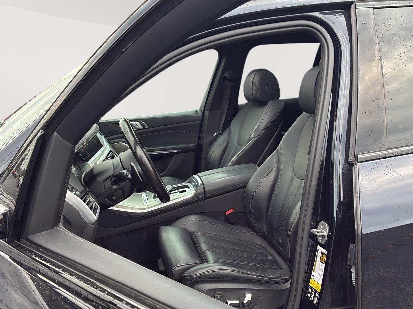 Used 2022 Carbon Black Metallic BMW xDrive40i image 4