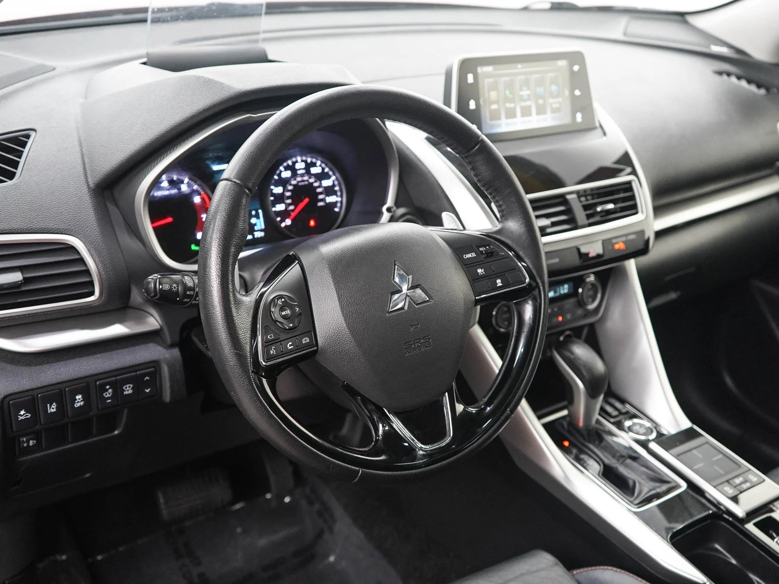 Used 2018 Red Mitsubishi SEL image 20