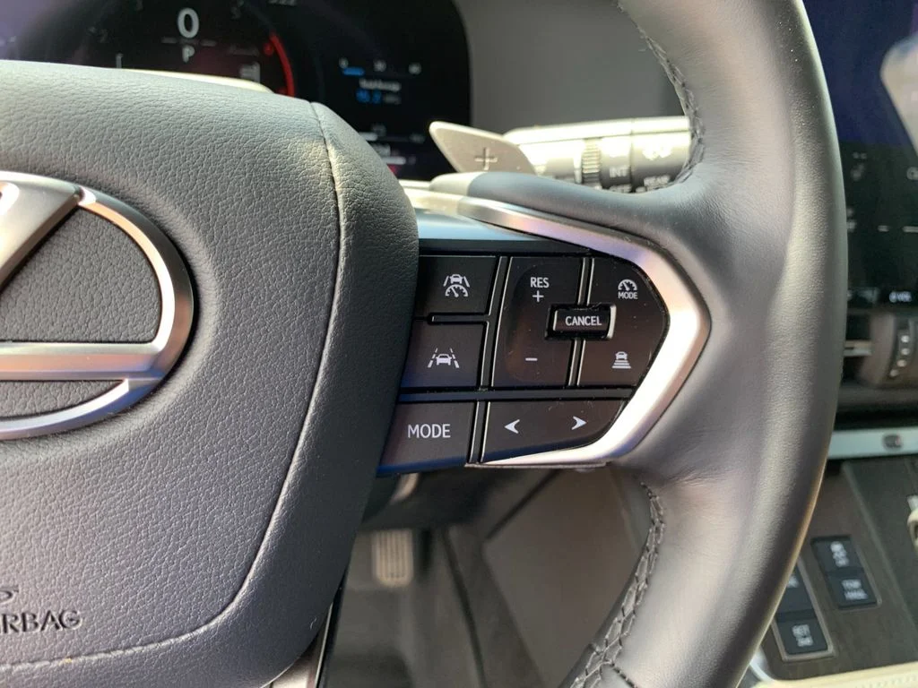 Used 2024 White Lexus 550 Premium image 30