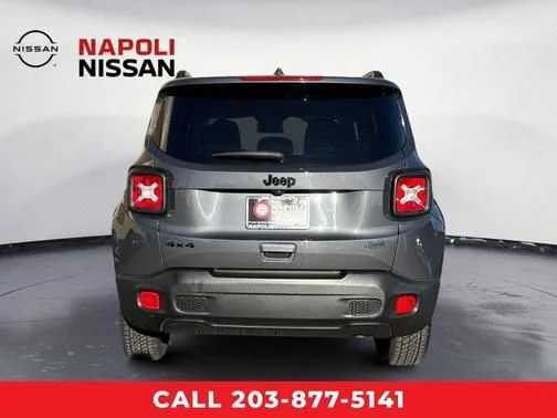 Used 2023 Gray Jeep Altitude image 4