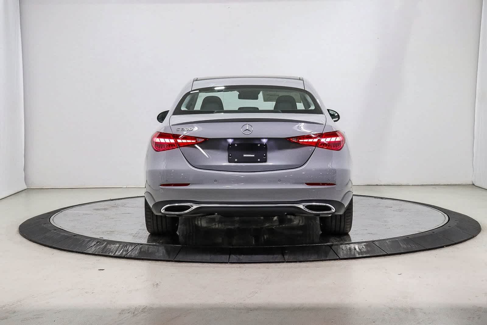 New 2026 MANUFAKTUR Alpine Grey Mercedes-Benz C 300 image 3