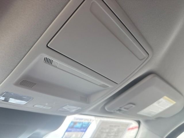 Used 2025 Gray Ford XLT image 40