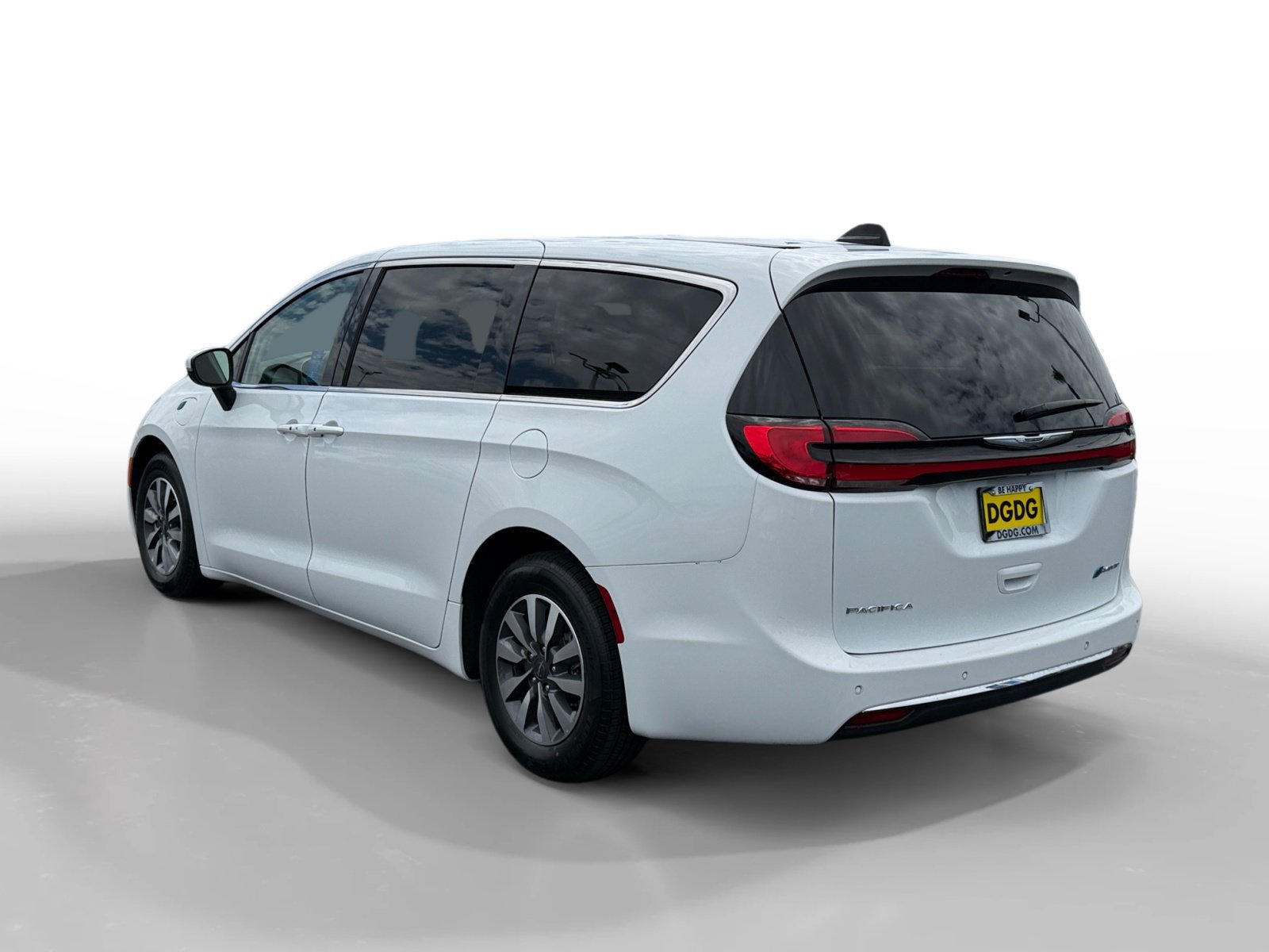 Used 2023 Bright White Clearcoat Chrysler Touring L image 3