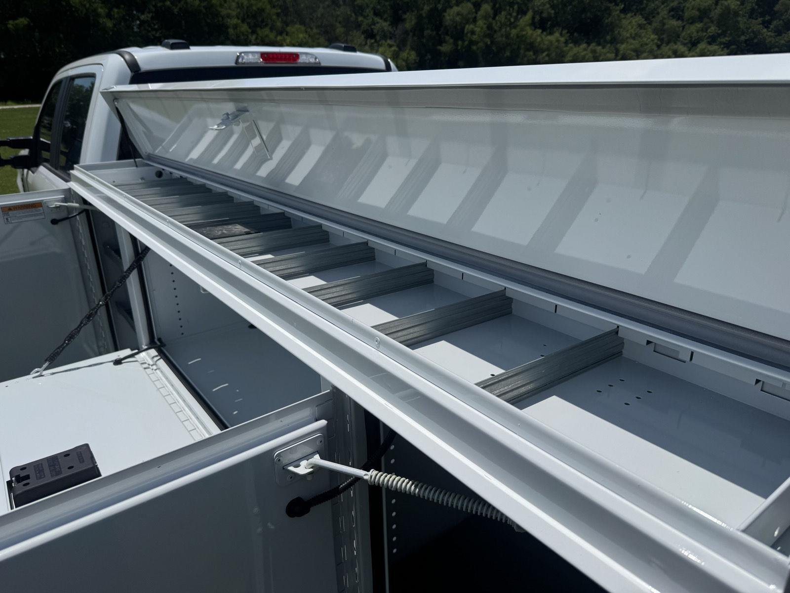 New 2026 Oxford White Ford XL image 3