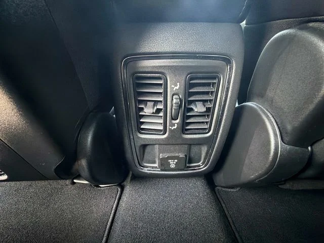Used 2020 Red Jeep Altitude image 17