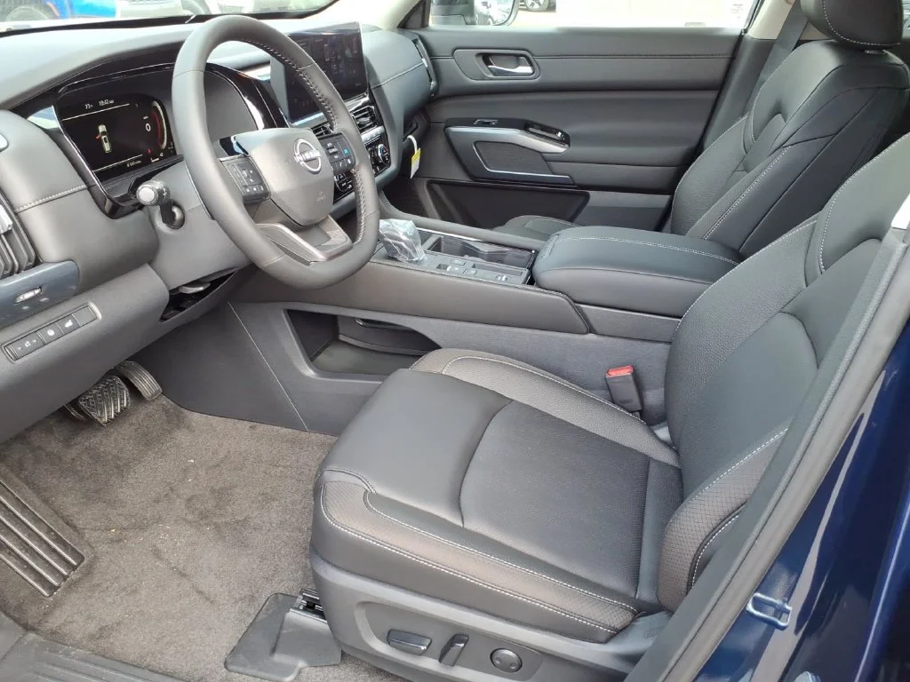 New 2026 Deep Ocean Blue Pearl Nissan SL image 6