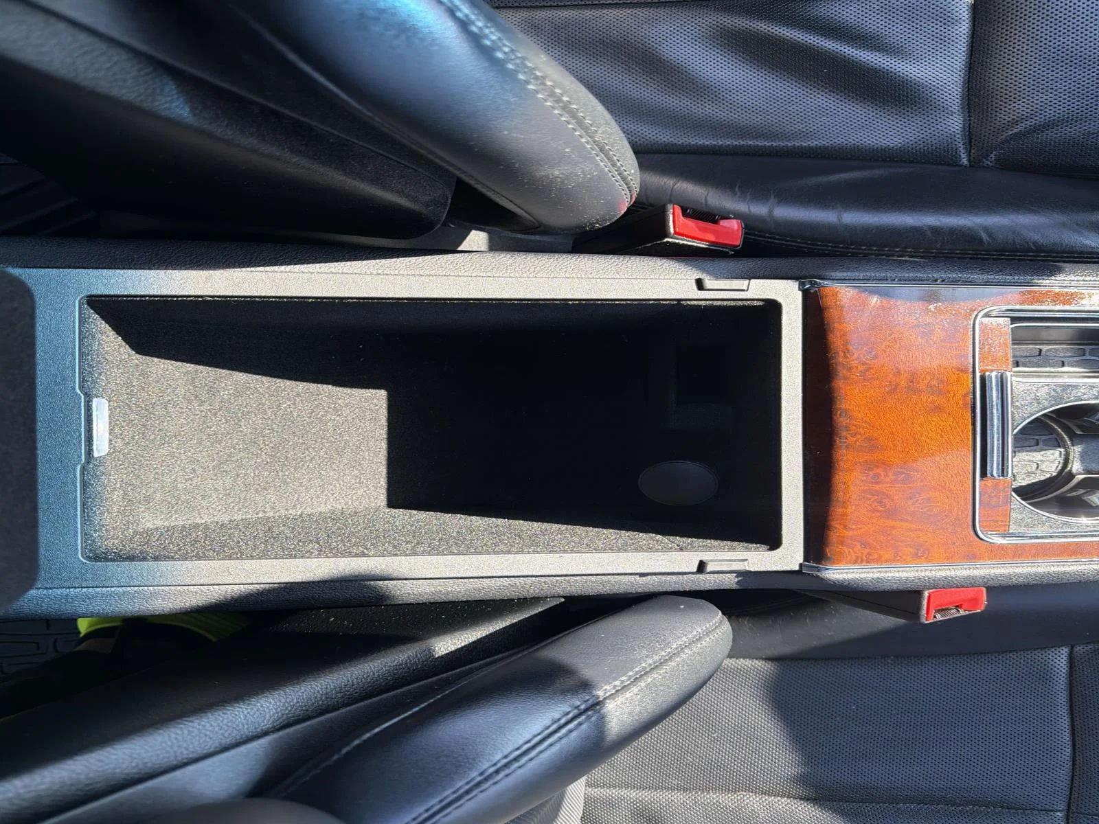 Used 2018 Gray Lincoln Reserve image 26