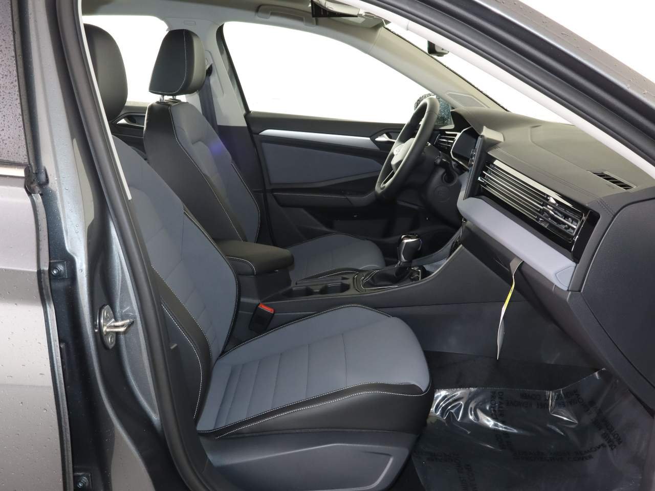 New 2027 Platinum Gray Metallic Volkswagen SE image 12