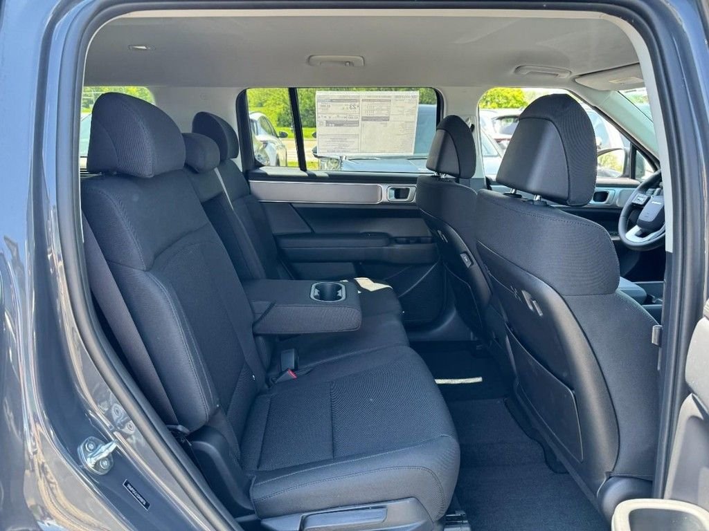 2025 Hyundai Santa Fe SE - Photo 6