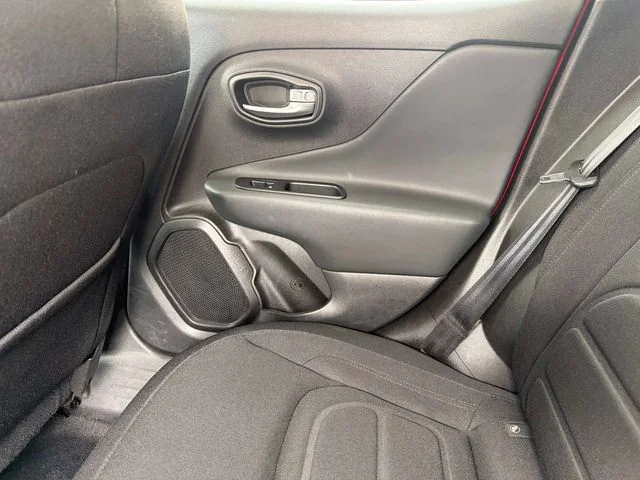 Used 2022 Red Jeep Latitude image 13