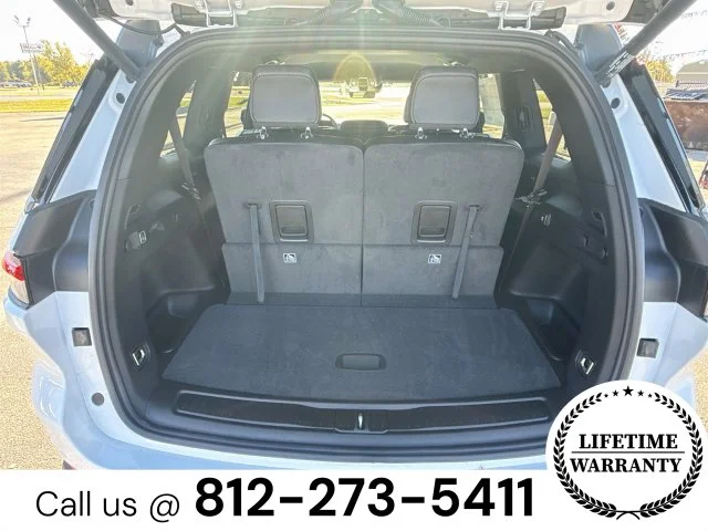 New 2027 White Jeep Laredo Altitude image 22