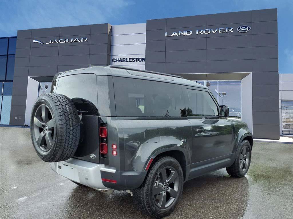 Certified Used 2023 Carpathian Grey Premium Metallic Land Rover SE image 5