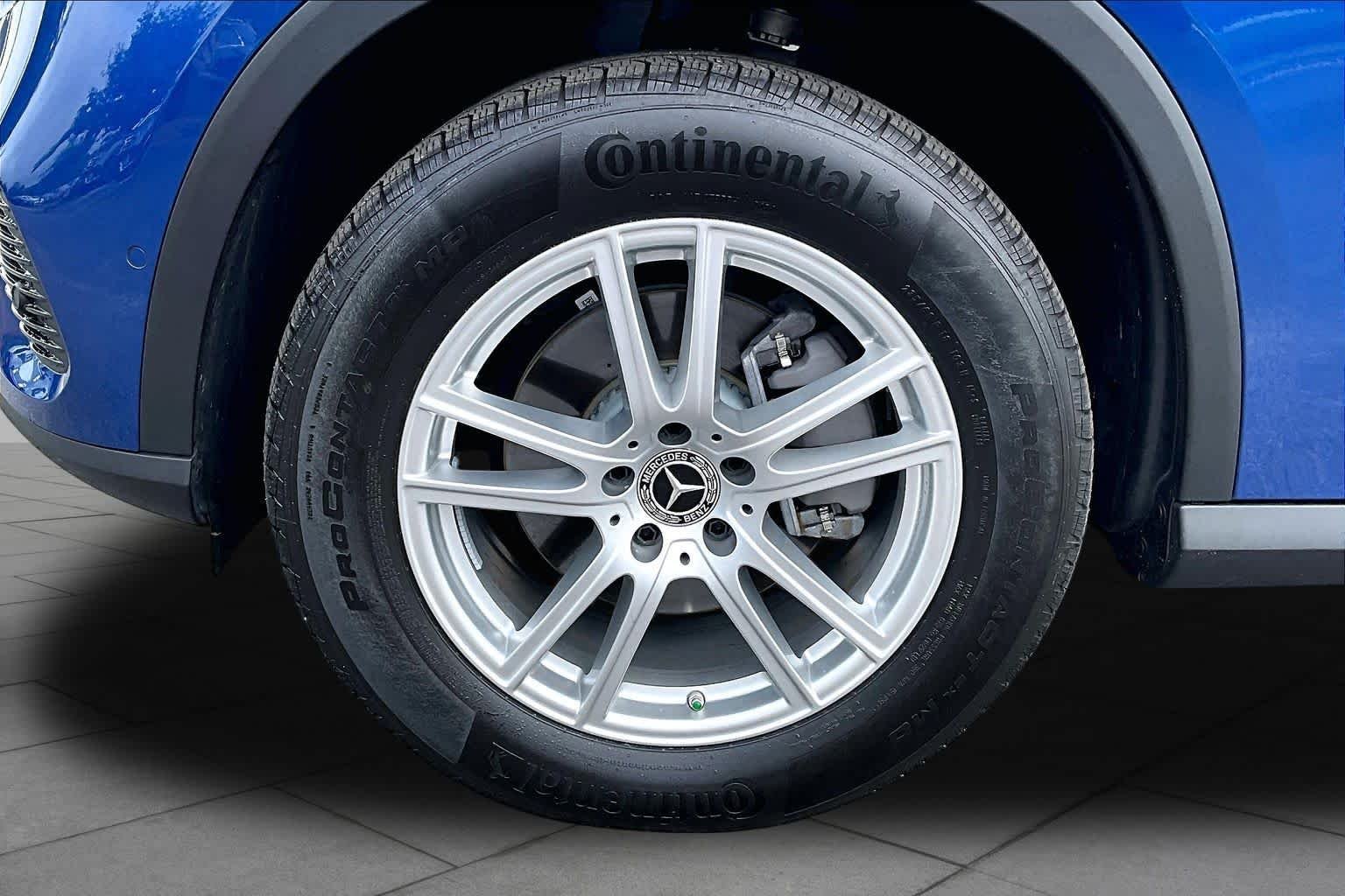 Used 2025 Starling Blue Metallic Mercedes-Benz GLC 300 image 11