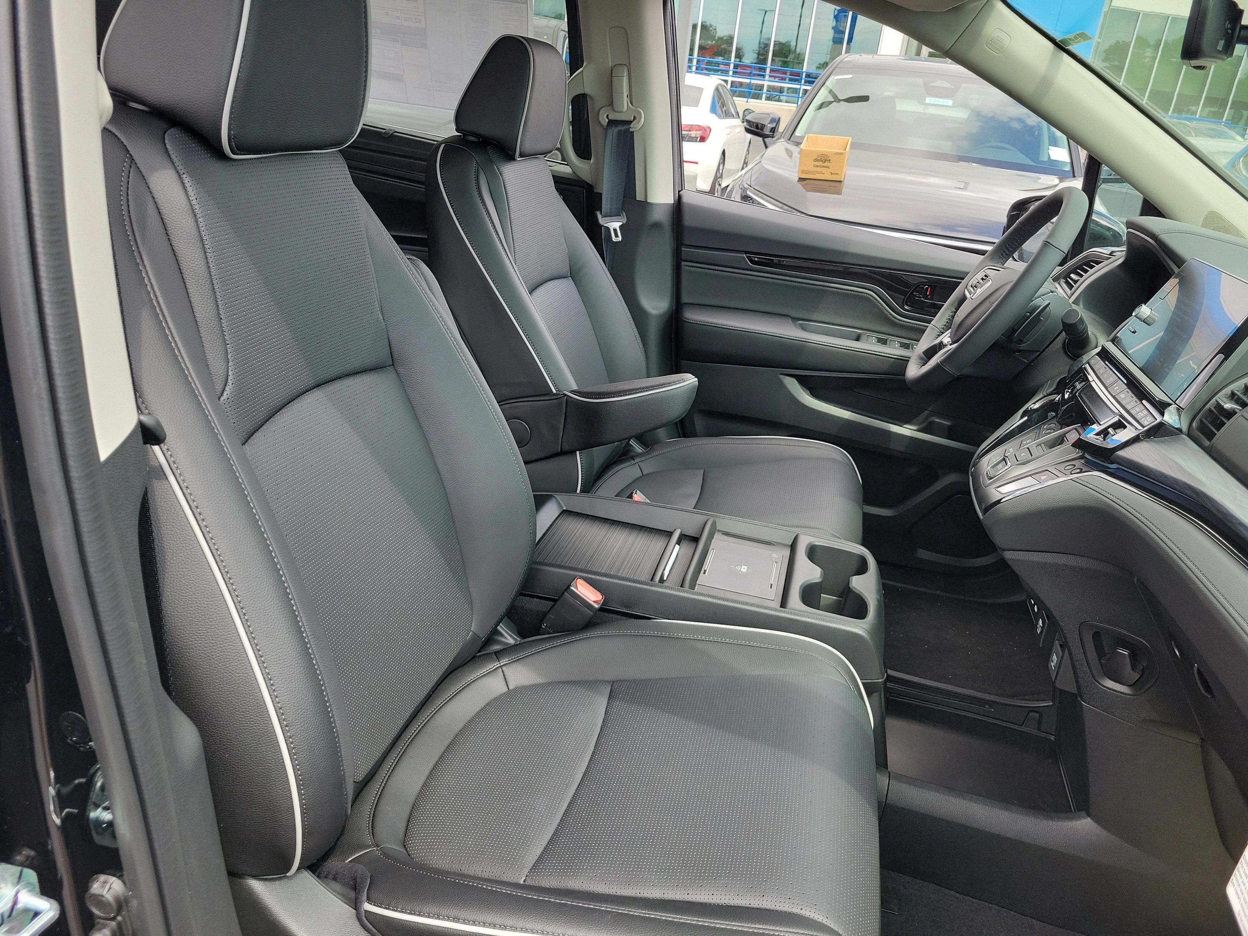 2026 Honda Odyssey Elite - Photo 6