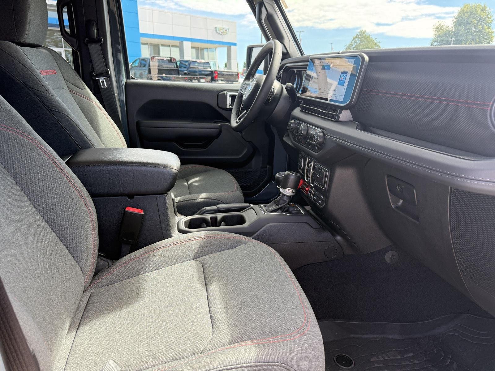 Used 2025 Anvil Clearcoat Jeep Rubicon image 9