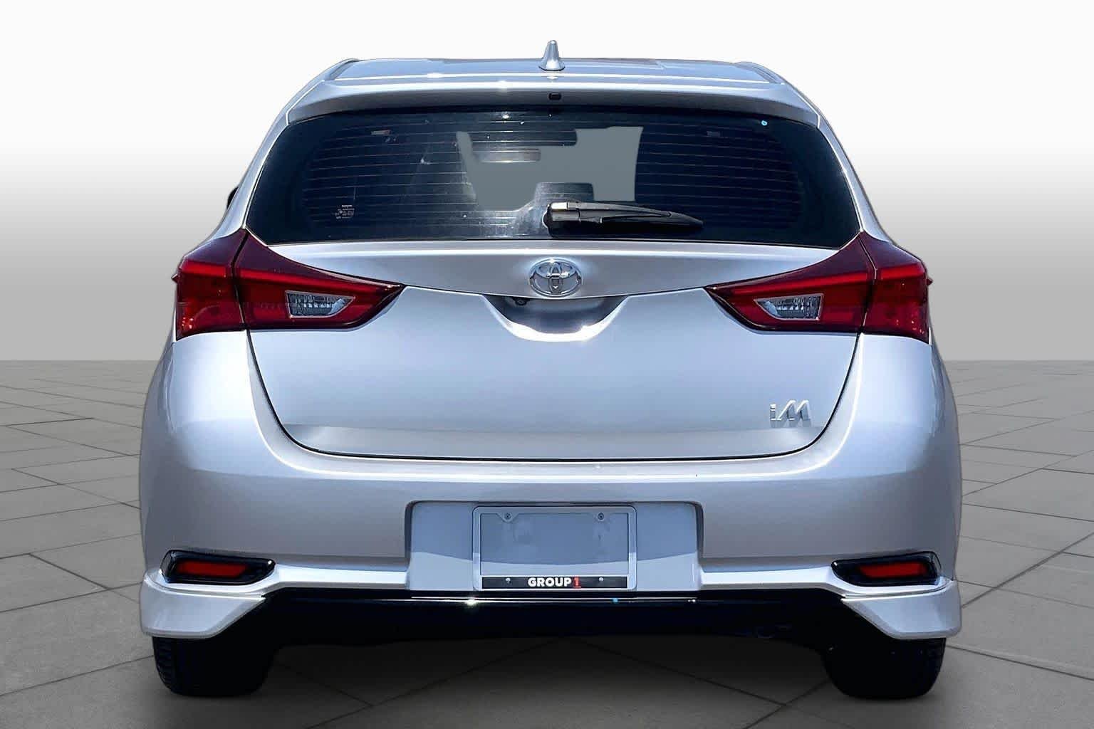 Used 2018 Classic Silver Metallic Toyota  image 5