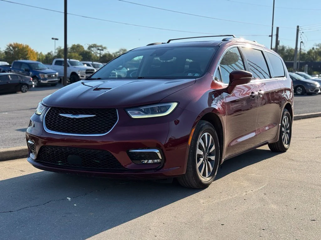Used 2021 Chrysler Pacifica Hybrid Touring L with VIN 2C4RC1L77MR586091 for sale in Crestwood, KY