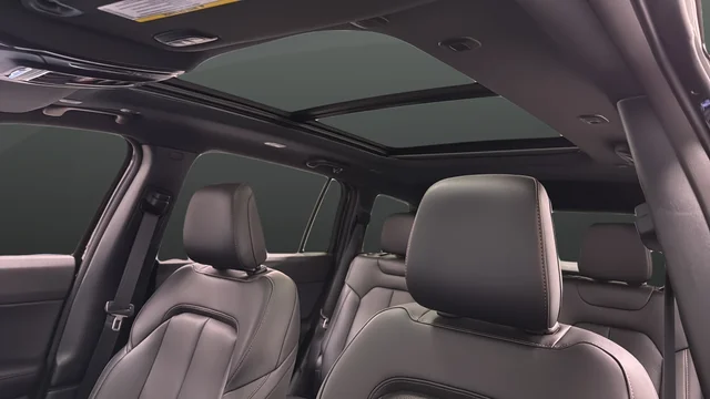 New 2026 Diamond Black Crystal Pearl-Coat Exterior Paint Jeep Limited image 13