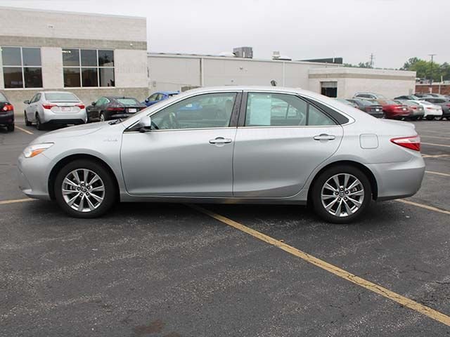 Used 2015 Celestial Silver Toyota LE image 7
