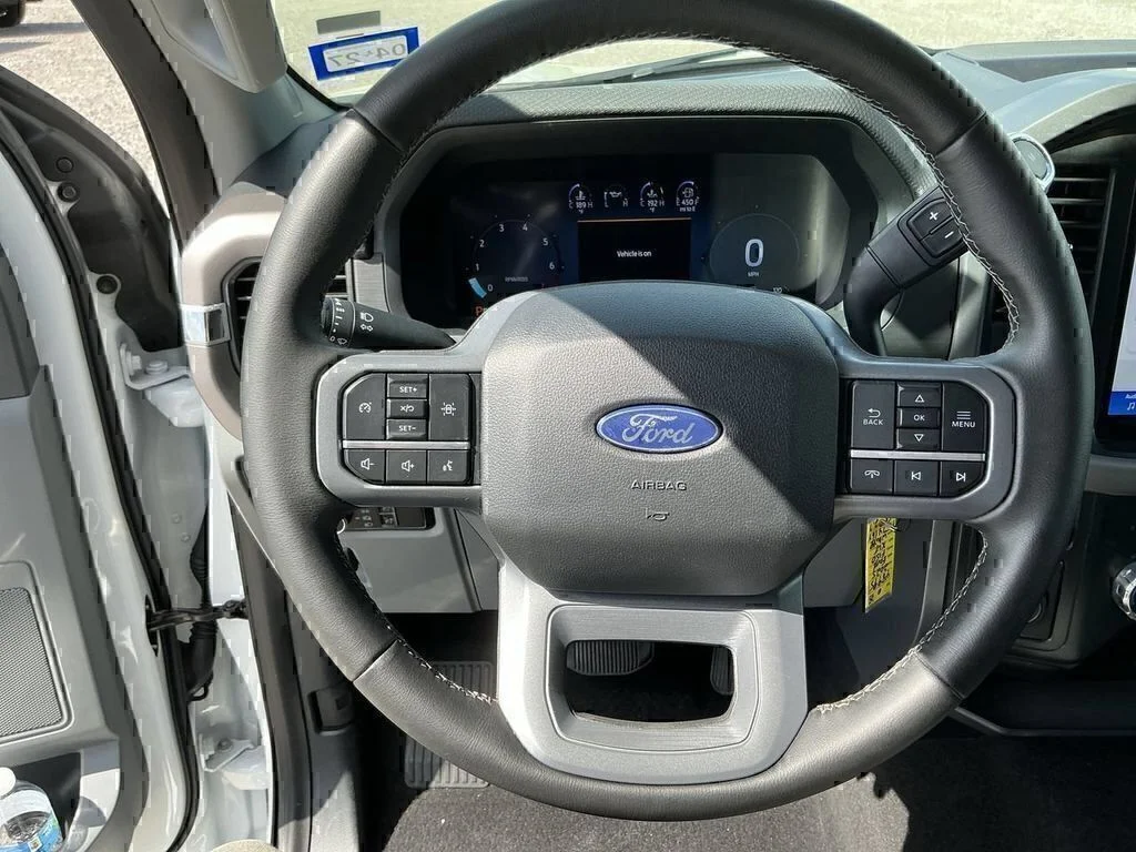 Used 2025 Oxford White Ford XLT image 13
