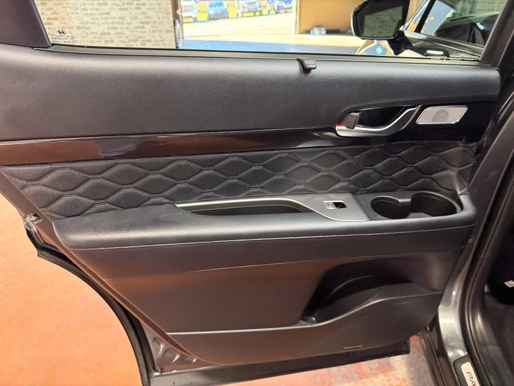 Used 2020 Rainforest Hyundai Limited image 15