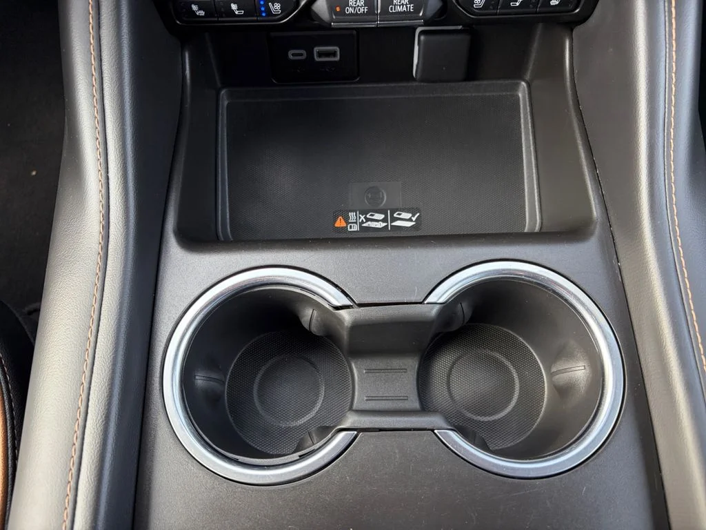 2023 GMC Yukon AT4 - Photo 19