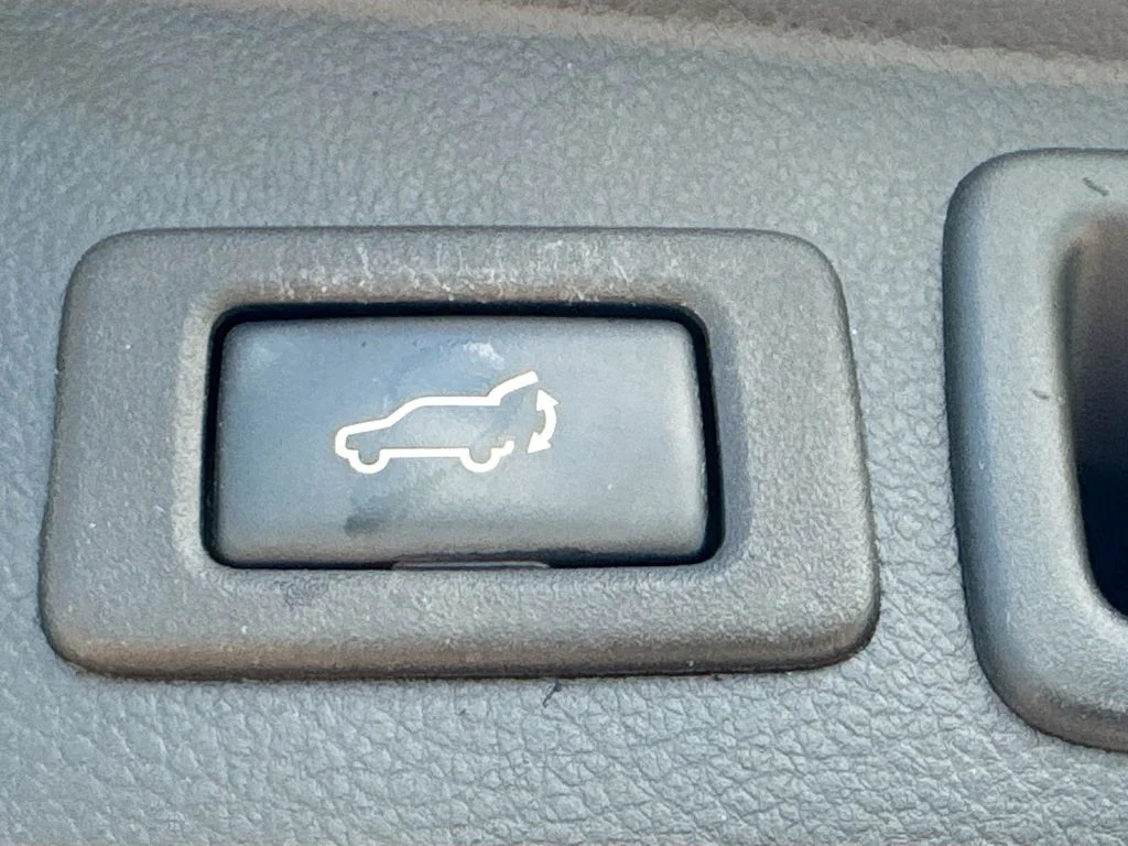 Used 2018 White Subaru 2.5i Touring image 33