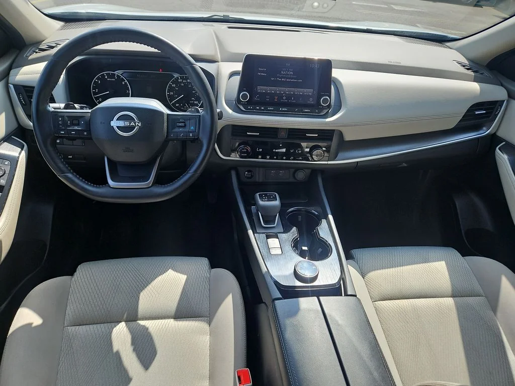 Used 2025 White Nissan SV image 14