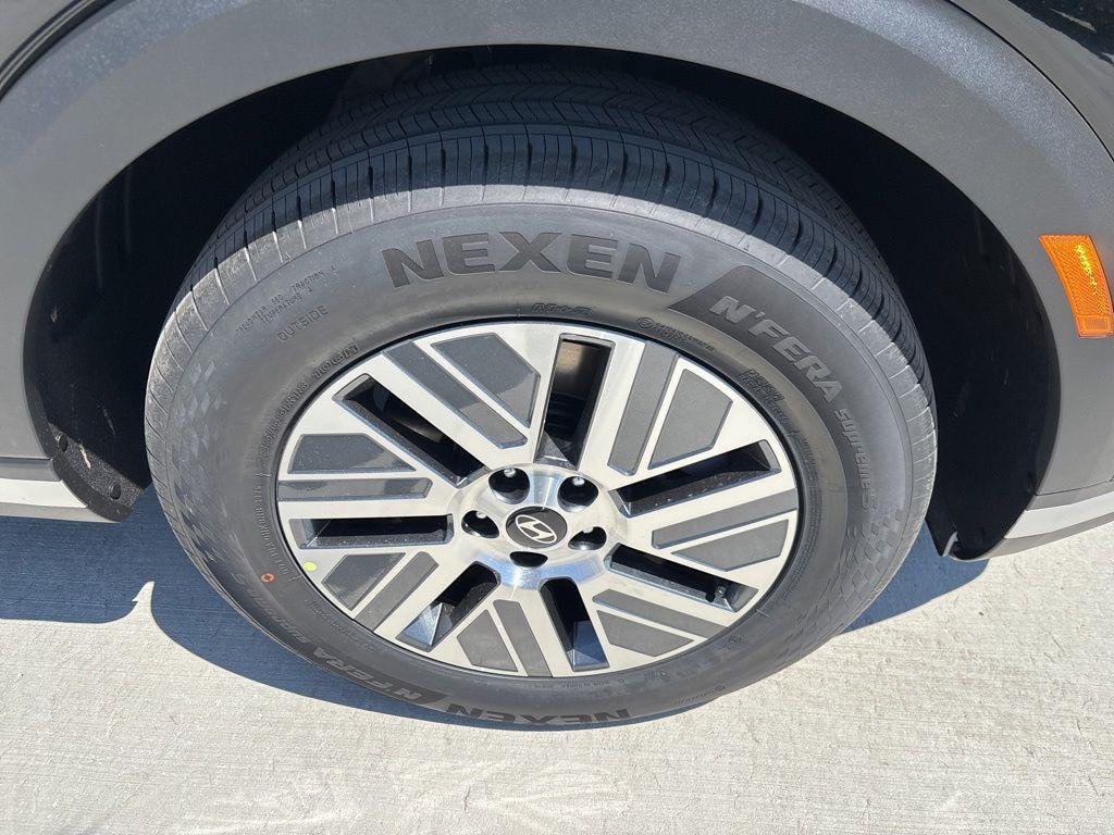 New 2026 Abyss Black Hyundai SEL 8P image 10