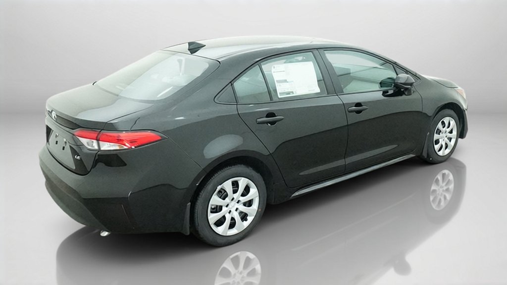 New 2027 Inked Toyota LE image 18