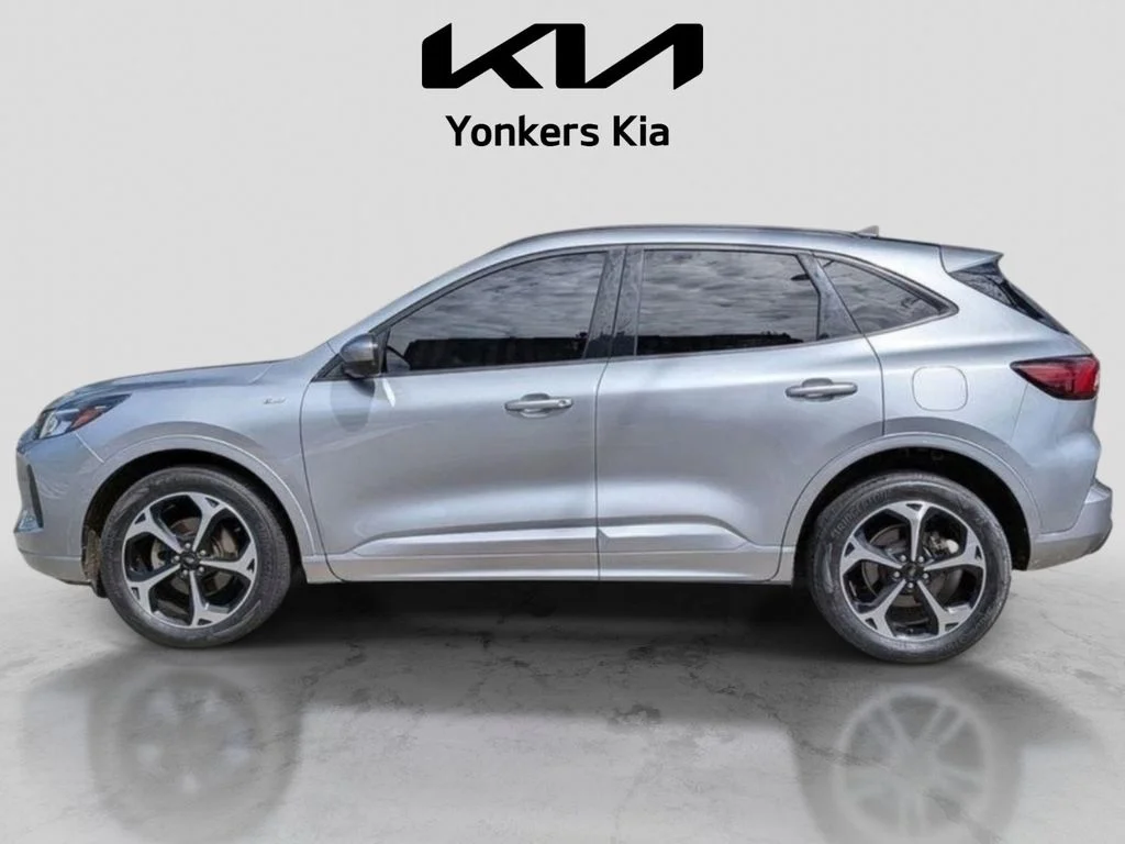 Used 2023 Silver Ford ST-Line Select image 11