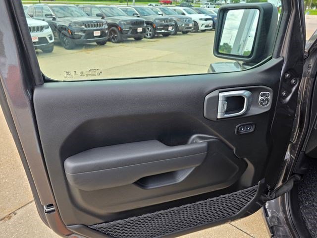 New 2026 Granite Crystal Metallic Clearcoat Jeep 85th Anniversary image 22