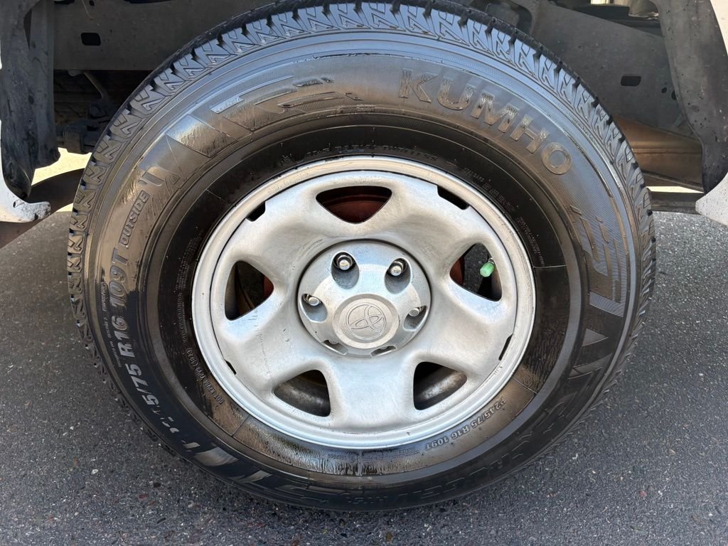 Used 2011 White Toyota PreRunner V6 image 4