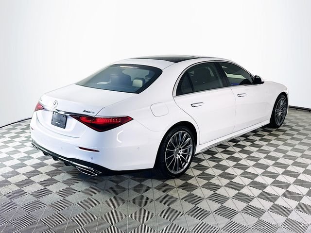 New 2026 MANUFAKTUR Moonlight White Metallic Mercedes-Benz S 580 image 7
