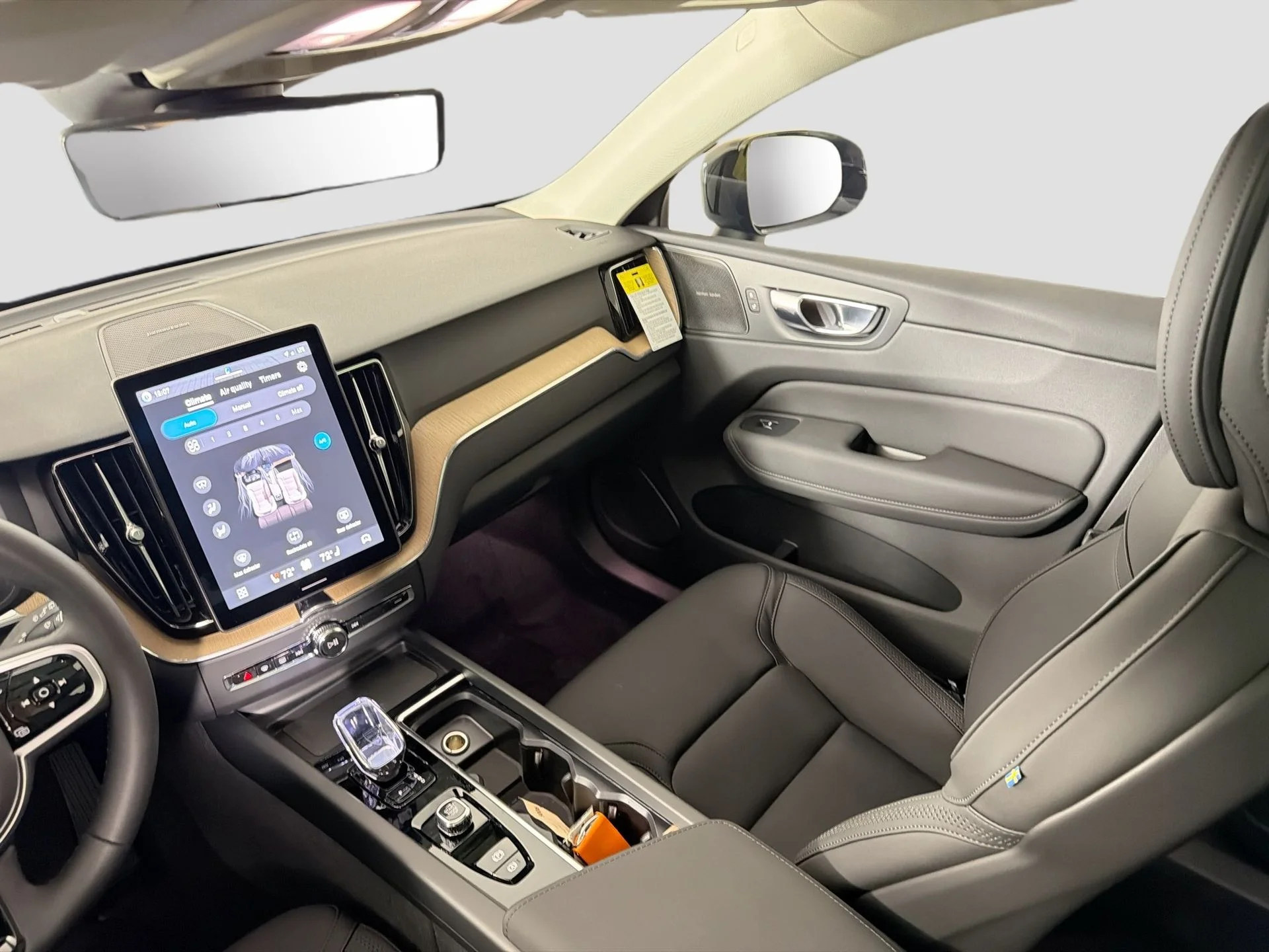 New 2026  Volvo T8 Plus image 22