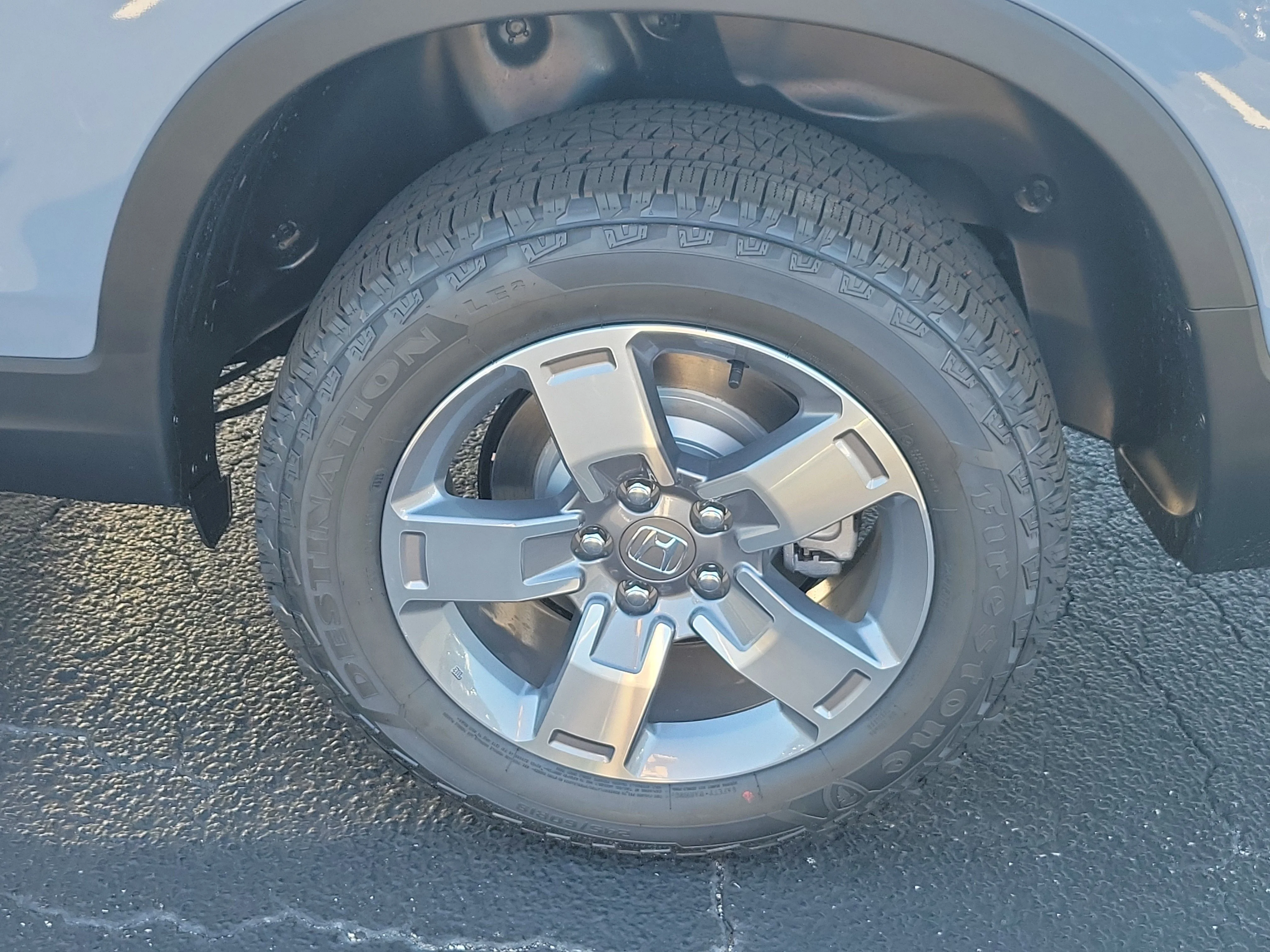 New 2026 Sonic Gray Pearl Honda RTL image 5
