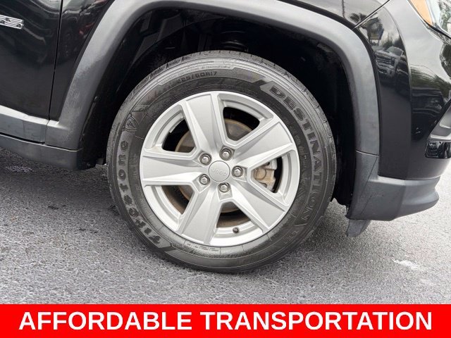 Used 2022 Black Jeep Latitude image 8