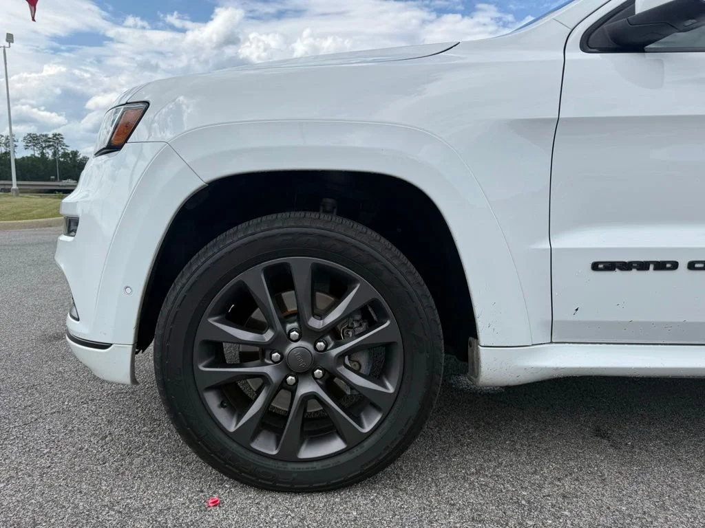Used 2018 White Jeep Overland image 21