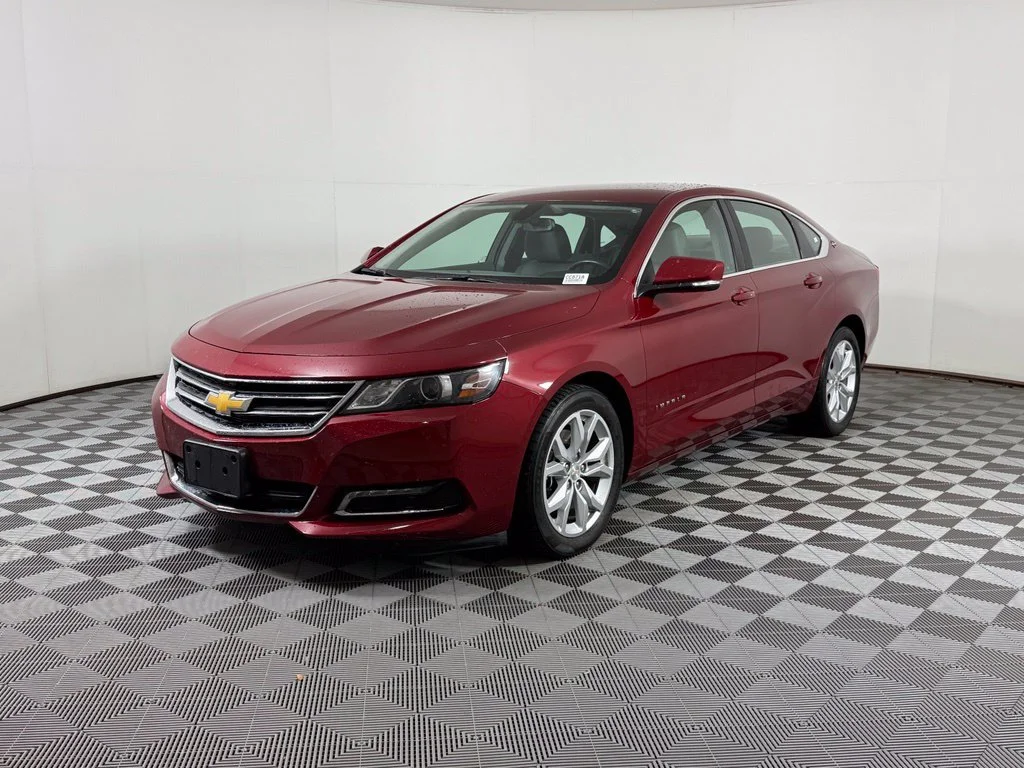 Used 2019 CAJUN RED TINTCOAT Chevrolet LT image 6