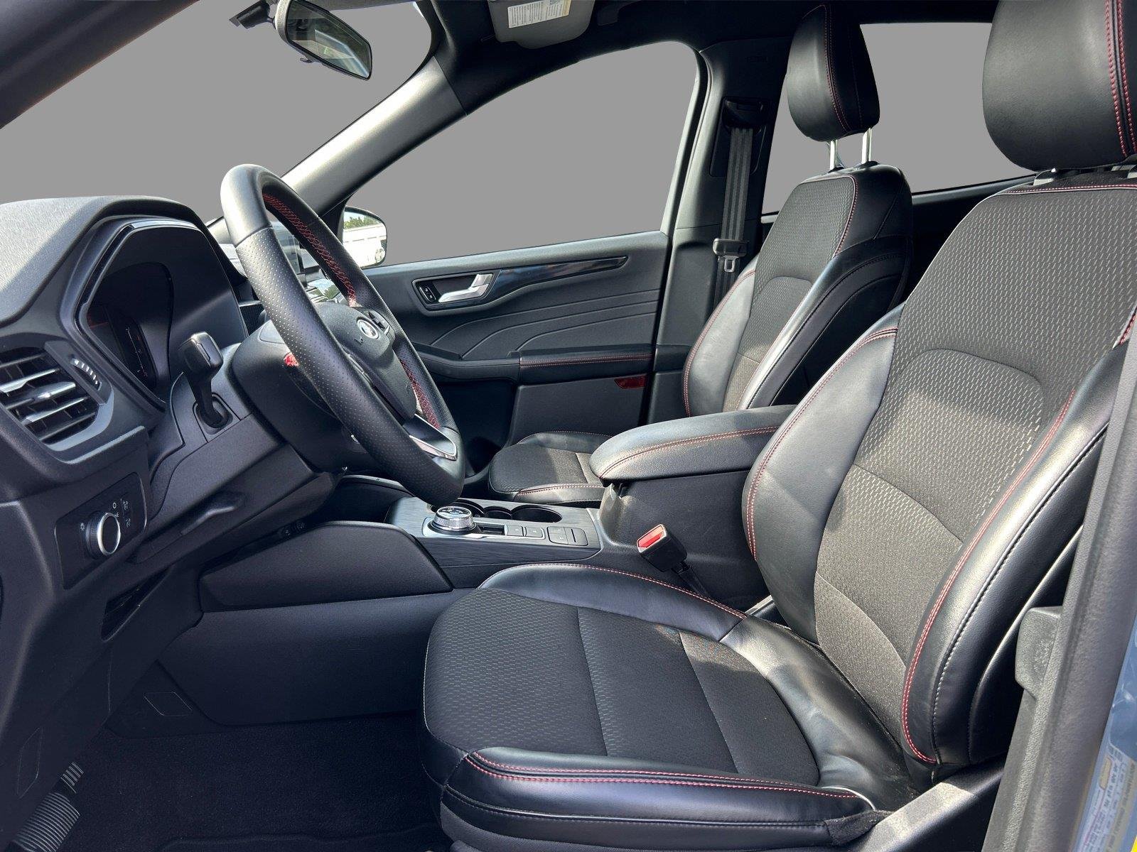 Used 2025 Vapor Blue Ford ST-Line image 13