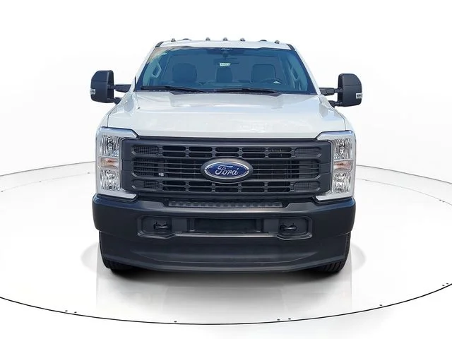New 2026 Oxford White Ford XL image 2