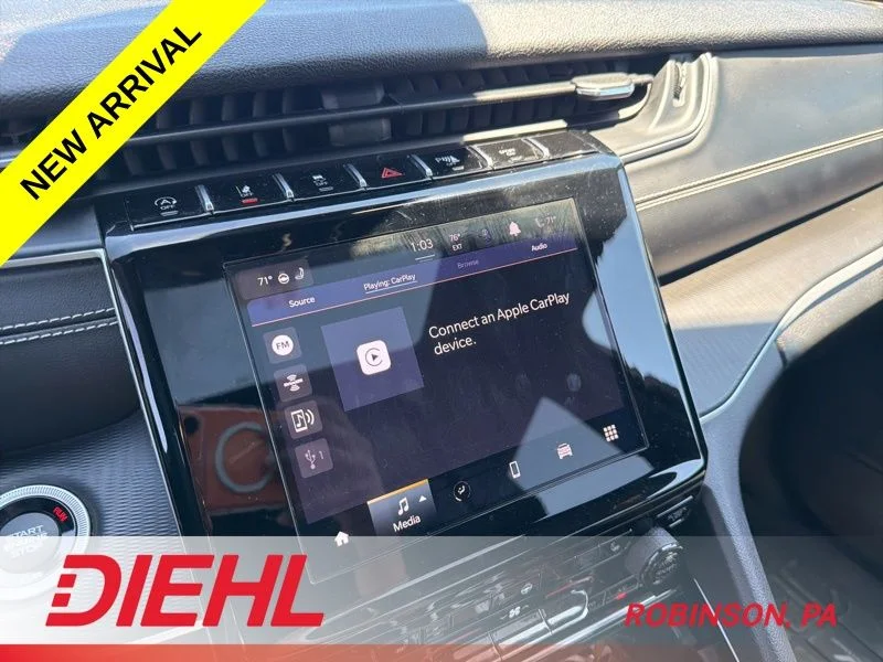 Used 2023 Gray Jeep Altitude image 14
