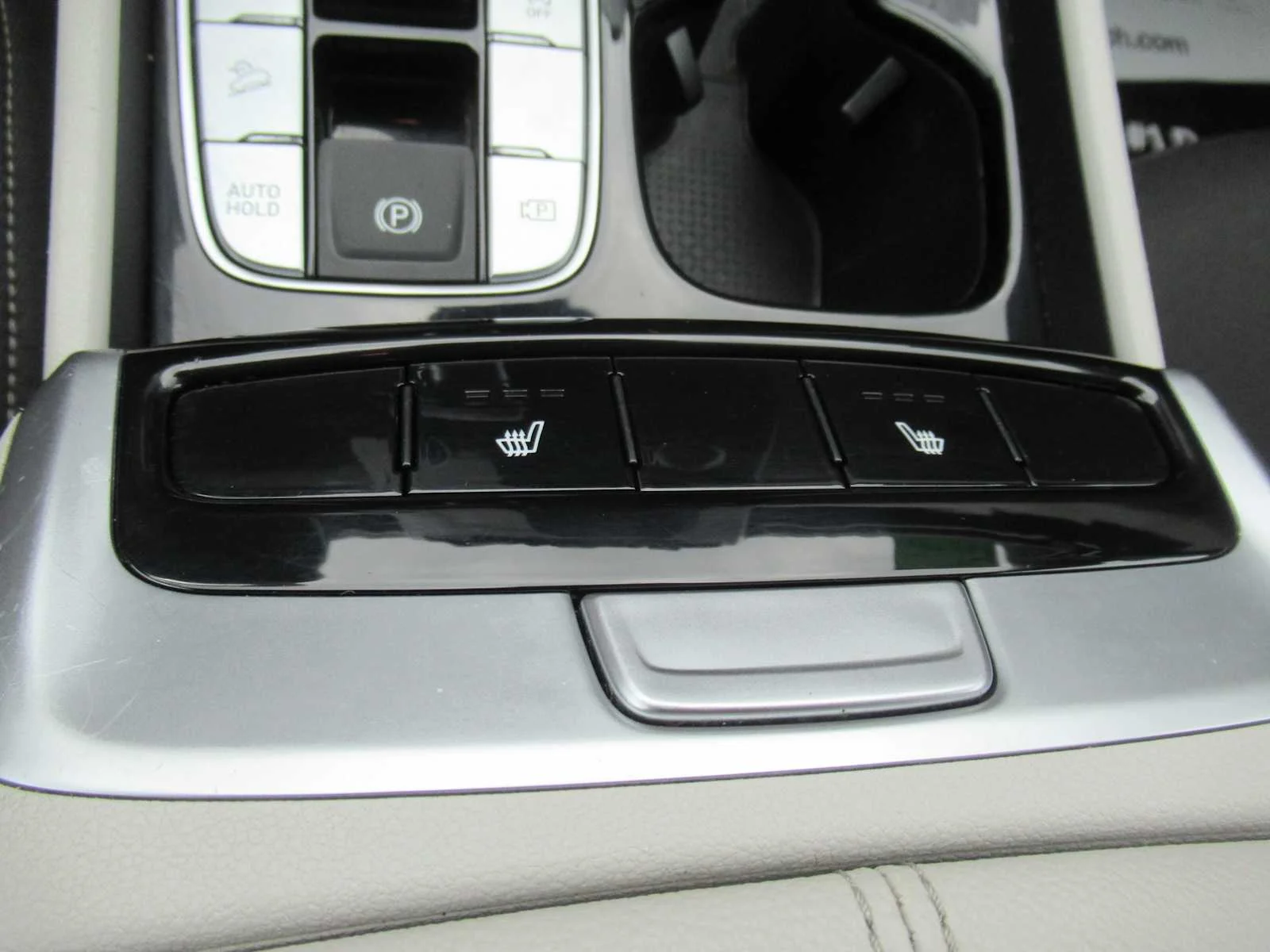 Used 2022 Quartz White Hyundai SEL image 25