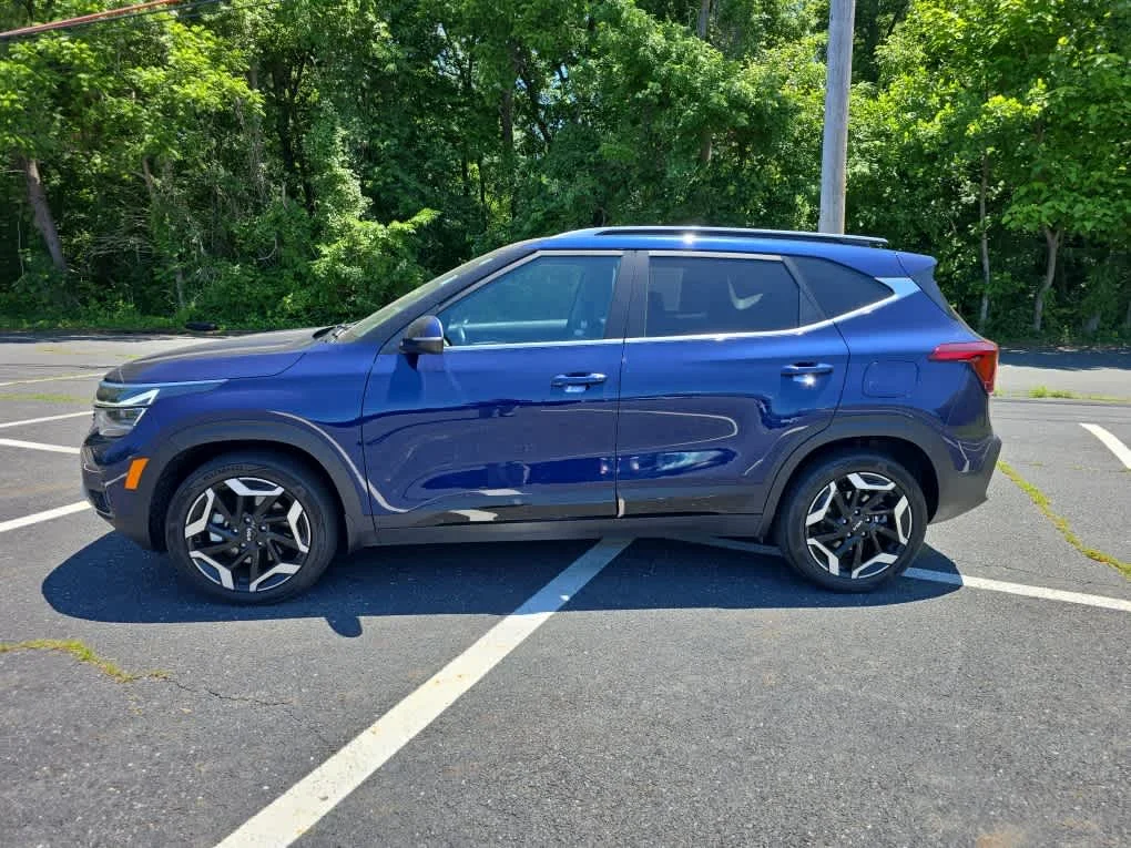 Certified Used 2024 Dark Ocean Blue Kia SX image 3