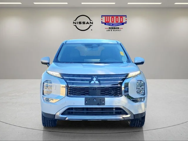 Used 2025 Black Mitsubishi SE image 6